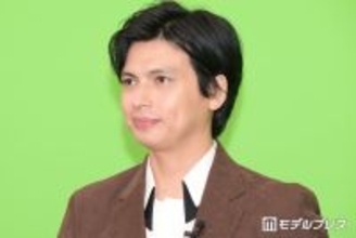 3児の親 川崎希の夫・アレクサンダー「兄弟喧嘩中？」長男＆長女の動画に反響続々「会話が英語で凄すぎる」「美男美女」