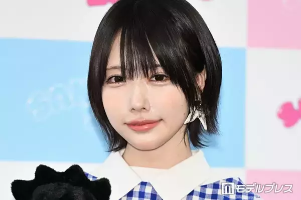 あの、花びら散るミニ衣装で美脚見せ「スタイル抜群」「ツインテールも可愛い」と反響