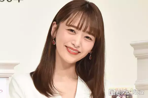3児の母・近藤千尋、ミニスカセットアップで美脚際立つ「全身バランス神」「脚綺麗」の声
