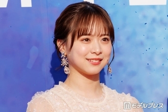 AKB48グループ4代目総監督、美ウエスト際立つ衣装ショット公開「まるでお人形さん」「引き締まっててすごい」と反響