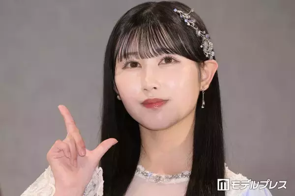 ＝LOVEメンバー、ミニスカライブ衣装姿披露「脚が長くて綺麗」「プリンセスみたい」の声