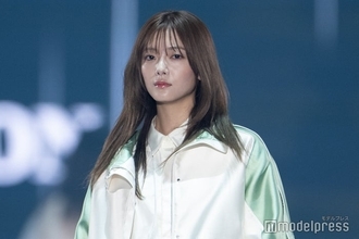 櫻坂46田村保乃、膝上丈ワンピからほっそり美脚輝く 笑顔封印ランウェイでギャップ見せ【TGC2026 S/S】