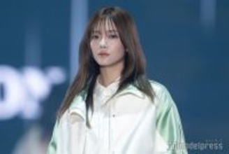 櫻坂46田村保乃、膝上丈ワンピからほっそり美脚輝く 笑顔封印ランウェイでギャップ見せ【TGC2026 S/S】