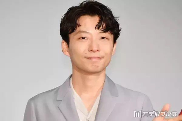 星野源、金髪に電撃イメチェン 韓国アーティスト公演でお披露目「雰囲気変わりますね」「想像以上に似合っててかっこいい」