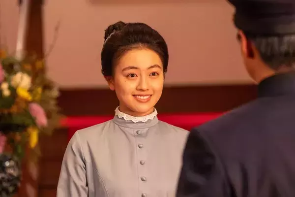 【風、薫る 第13回あらすじ】直美、身分偽り鹿鳴館の給仕に 海軍中尉の小日向（藤原季節）と出会う