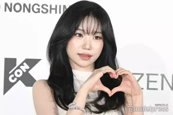 「イカゲーム」チョ・ユリ、美背中全開の黒ドレス姿披露「プリンセスのよう」「完璧な美しさ」と絶賛の声