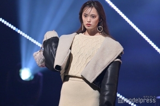 「御上先生」生徒役女優、膝上ミニスカで美脚披露「スタイル良すぎ」「完璧」の声