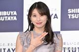 「元モー娘。牧野真莉愛、美脚際立つミニスカコーデで東京ドーム降臨「黒コーデが緑に映えてる」「圧巻のスタイル」の声」の画像1