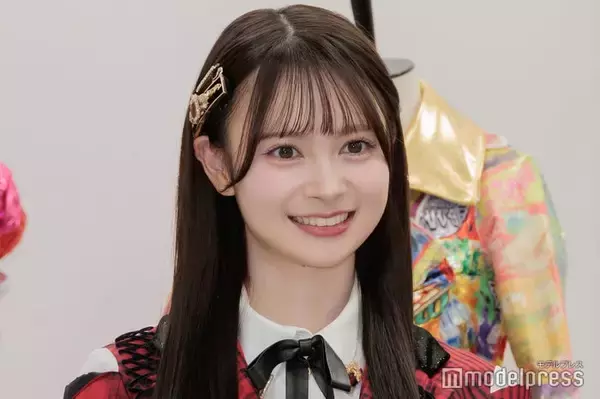 AKB48新センター・伊藤百花、サンタコスプレ姿にファンうっとり「ビジュ天才」「ツインテールも似合ってる」