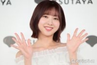 元日向坂46富田鈴花、美背中透けるシースルーワンピ姿に熱視線「破壊力半端ない」「色白で眩しい」の声