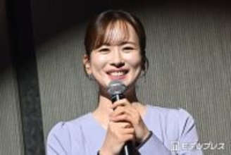 皆藤愛子、上目遣いのオフショル姿披露「大人の色気すごい」「すごく綺麗で見惚れる」の声
