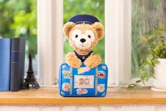 東京ディズニーシー、ダッフィー＆フレンズ20周年記念の新グッズ 復刻ぬいバッジや過去アートのピンバッジ