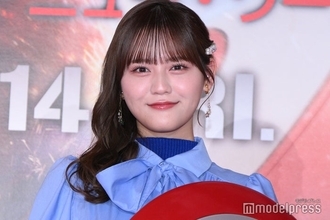 ＝LOVE高松瞳、ニーハイソックスで美脚スラリ 銀杏並木での写真に「秋の妖精」「映画のワンシーンみたい」の声