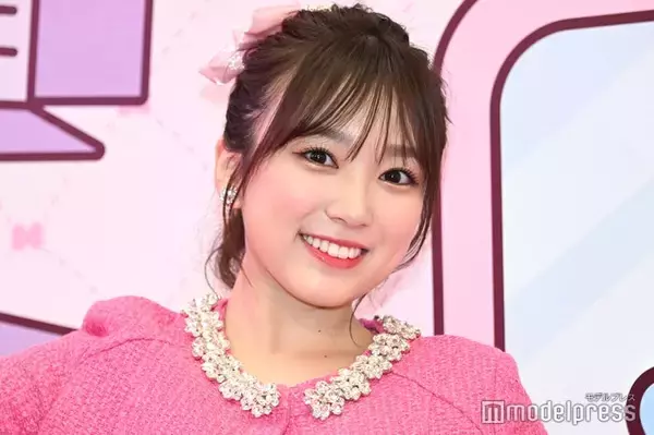 矢吹奈子、オフショルから美肩チラリ「華奢で綺麗」「黒で大人っぽい」と絶賛の声