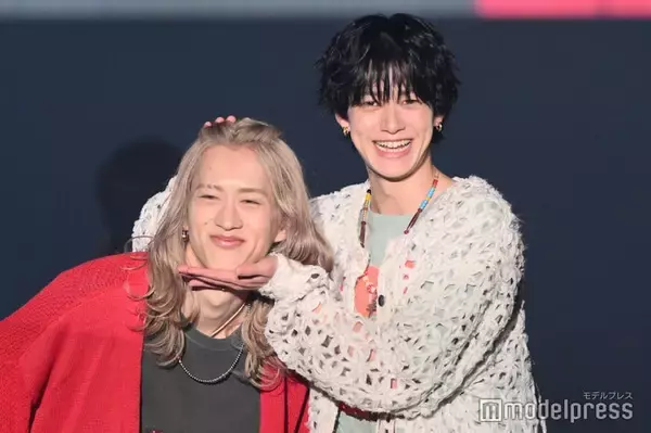 BUDDiiSもーりー＆小川史記、頭ポンポン・ハグ・あご乗せ…連続密着にファン悶絶【TGCしずおか2026】