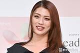 「井手上漠、美デコルテ輝くオフショル姿で韓国満喫「ラインが美しすぎる」「おしゃれで似合ってる」と反響」の画像1