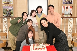 小雪＆元日向坂46佐々木美玲、バースデーサプライズに笑顔 上白石萌歌らが祝福【パンダより恋が苦手な私たち】