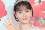 「第1子出産のトリンドル玲奈、子ども抱っこショット公開「美人すぎるママ」「自然体で美しい」と絶賛の声」の画像1