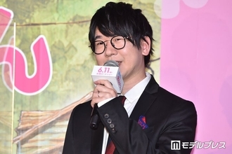 花江夏樹「式を挙げた式場で娘たちとも一緒に」結婚10周年記念ショット公開「幸せが溢れてる」「素敵」などの声