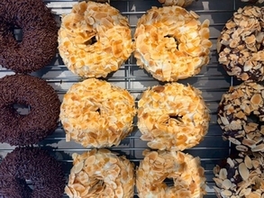 堂安律選手が手掛けるドーナツ店「y/OU donut」大丸梅田に7月7日まで限定オープン