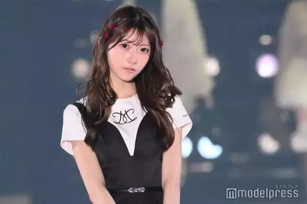 AKB48千葉恵里、“大天才赤チェック衣装”でほっそり美脚披露「スタイル抜群」「可愛さのレベルが違う」とファン悶絶