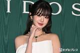 「IVEウォニョン、美デコルテ輝くベアトップドレス姿に熱視線「圧巻のスタイル」「陶器のような肌に見惚れる」」の画像1