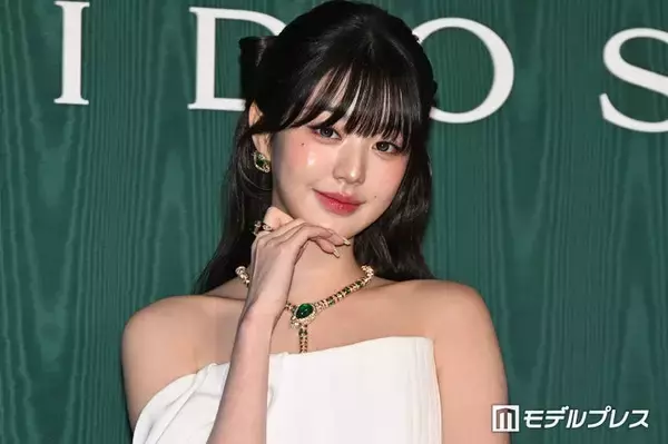 IVEウォニョン、美デコルテ輝くベアトップドレス姿に熱視線「圧巻のスタイル」「陶器のような肌に見惚れる」