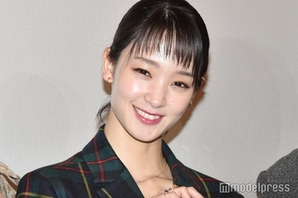 剛力彩芽、素肌輝く衣装姿に反響「デコルテ綺麗」「透明感がすごい」