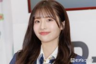 AKB48メンバー、美脚際立つミニスカコーデ「ガルアワ」オフショットに絶賛の声「スタイルレベチ」「さすがの着こなし」