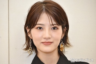 元乃木坂46若月佑美、網タイツ×しっぽチャーム際立つ美脚ショットに反響相次ぐ「スタイル良すぎ」「釘付け」
