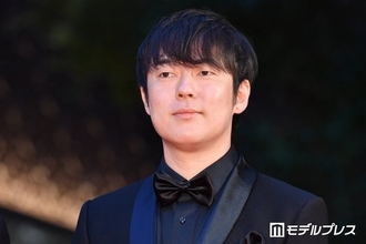 ウーマン村本大輔、肋骨にヒビ・ロサンゼルスで交通事故 脚の怪我の写真公開「人生で初めてこれ死ぬかもと思いました」
