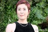「寺島しのぶ、息子・尾上眞秀＆愛犬の2ショット公開「仲良しで可愛い」「ずっと見てられる」と反響」の画像1