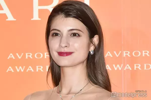 マギー「ダディー手作りクリスマスディナー」に反響続々「豪華すぎ」「レストランみたい」