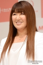 北斗晶「初めての孫からのプレゼント」敬老の日に孫＆夫と笑顔の3ショット「宝物ですね」「優しさが受け継がれてる」と反響