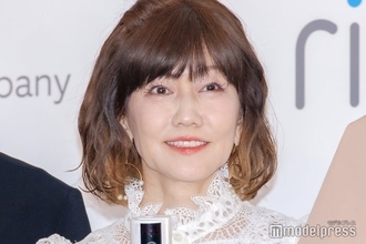 松本伊代、ミニスカAKB48衣装を堂々着こなし「スタイル抜群」「一生現役アイドルですごい」と反響