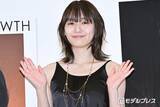 「浅川梨奈、ミニスカ私服から美脚スラリ「色白で綺麗」「着こなしがおしゃれ」の声」の画像1