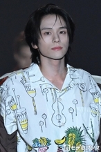 山下幸輝、トップでの微笑みにキュン ヴィンテージライクのスタイリング 【TGC新潟2026】