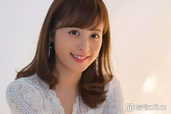 第1子出産の久慈暁子、ピンクベージュのノースリドレス姿披露「エレガントで綺麗」「爽やかで素敵」