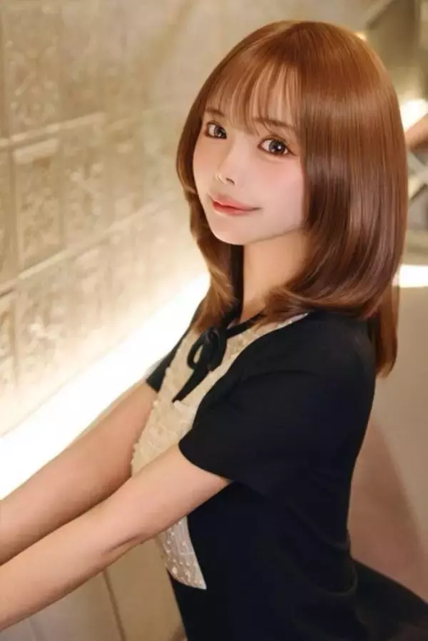 “双子姉妹キャバ嬢”として話題の北新地「エルドラド」さき、豪華シャンパンタワーが彩った2年目の特別なバースデーイベント