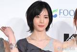 「NiziU、ステージ前に少しネタバレ「もっとみなさんの近くで」360度ステージに意気込み【KCON JAPAN 2026／レッドカーペット】」の画像1
