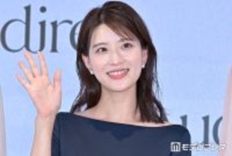 第1子出産の日テレ郡司恭子アナ、大胆背中見せ大人ワンピース姿に反響「ラインが美しい」「綺麗すぎ」