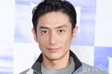 「伊勢谷友介、広々自宅公開 ジムに洞窟イメージの寝室…豪華インテリアに反響相次ぐ「センス抜群」「高級ホテルみたい」」の画像1