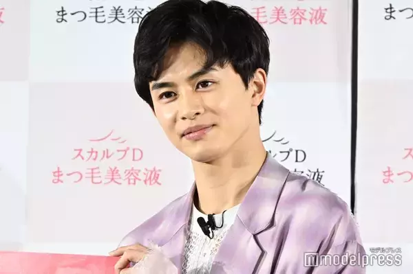 超特急・草川拓弥、ピンクのだるまに目＆まつ毛入れ「載せないでほしいんですけど」