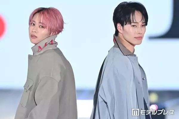 超特急シューヤ＆マサヒロ“チャーはん”コンビ、春っぽコーデでペアランウェイ 背中合わせに黄色い歓声【ガルアワ2026SS】