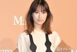 「恒松祐里、美脚際立つドレスショット公開「クールで素敵」「シルエットが美しい」と話題」の画像1