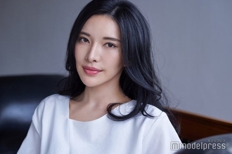 “世界一のグラビア雑誌”表紙も飾った4児のママ・紗世「VOGUE UKRAINE」に登場「また一つ夢が叶いました」