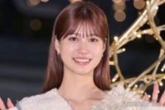 生見愛瑠、美脚際立つミニスカ私服公開「大人の色気」「目を奪われる」と反響