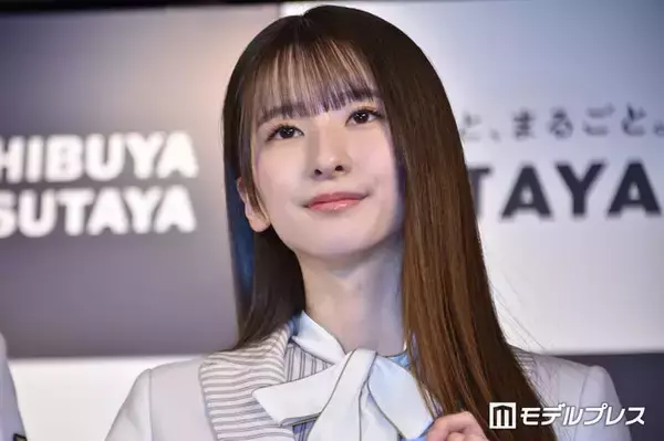乃木坂46菅原咲月、美脚際立つミニスカモノトーンコーデに絶賛の声「清楚」「スタイル抜群」