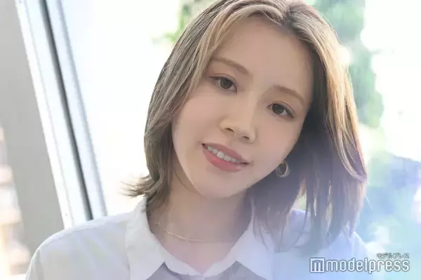 くれまぐ・エア、ワンショルミニドレスで美肩＆美脚披露「見惚れる」「女神級スタイル」と反響