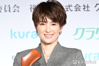 吉瀬美智子、六本木駅ホームショットに反響「隠しきれないオーラが出てる」「おしゃれすぎる」